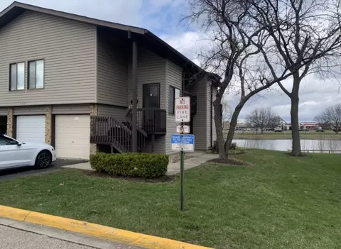 7528 Bristol Ln #4, Hanover Park, IL 60133