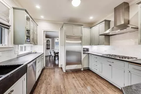 2321 Forestview Rd, Evanston, IL 60201 photo 9