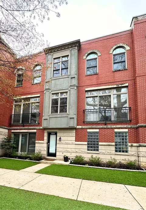 1806 W Byron St, Chicago, IL 60613