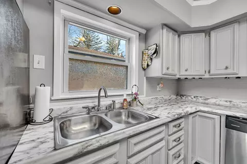 Kitchen - 418 S Pierce Ave, Wheaton, IL 60187 photo 2 of 3