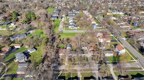 View/Area - 418 S Pierce Ave, Wheaton, IL 60187 photo 5 of 10