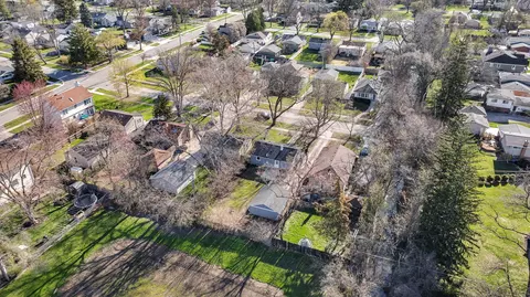 View/Area - 418 S Pierce Ave, Wheaton, IL 60187 photo 7 of 10