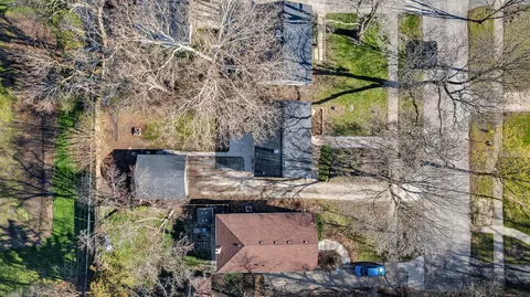 View/Area - 418 S Pierce Ave, Wheaton, IL 60187 photo 2 of 10