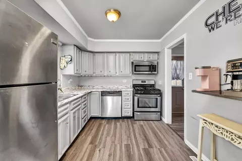 Kitchen - 418 S Pierce Ave, Wheaton, IL 60187 photo 1 of 3