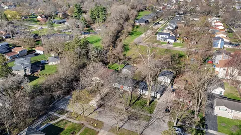 View/Area - 418 S Pierce Ave, Wheaton, IL 60187 photo 6 of 10