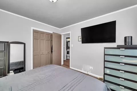 Bedroom - 418 S Pierce Ave, Wheaton, IL 60187 photo 1 of 2