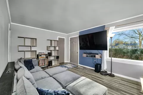 Living - 418 S Pierce Ave, Wheaton, IL 60187 photo 1 of 1