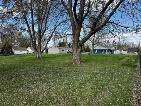 Exterior - 442 E Devonshire Rd, Decatur, IL 62521 photo 6 of 6