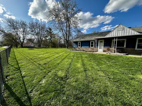 Exterior - 442 E Devonshire Rd, Decatur, IL 62521 photo 3 of 6