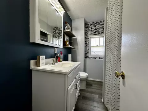 Bath - 442 E Devonshire Rd, Decatur, IL 62521 photo 1 of 1