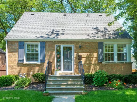 605 9th Ave, La Grange, IL 60525