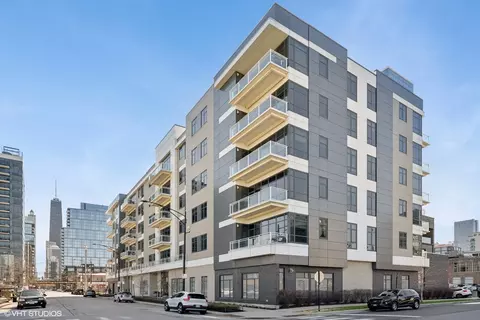 367 W Locust St #403, Chicago, IL 60610