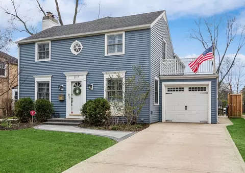 2117 Henley St, Glenview, IL 60025