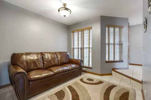 Entry Way - 733 Bent Ridge Ln, Elgin, IL 60120 photo 2 of 3