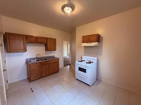 439 S Chicago Ave, Kankakee, IL 60901 photo 5