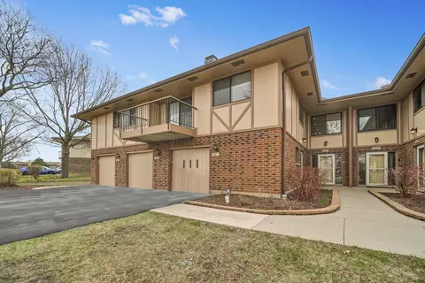 763 Whalom Ln #2A1, Schaumburg, IL 60173