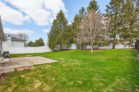 810 Case Dr, Roselle, IL 60172 photo 30