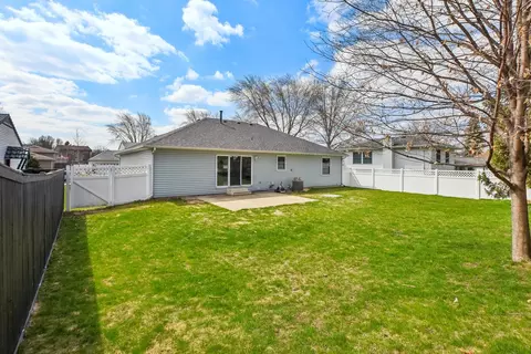 810 Case Dr, Roselle, IL 60172 photo 33