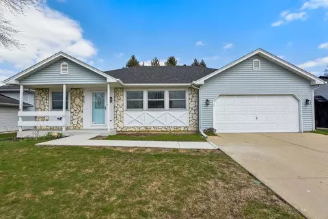 810 Case Dr, Roselle, IL 60172