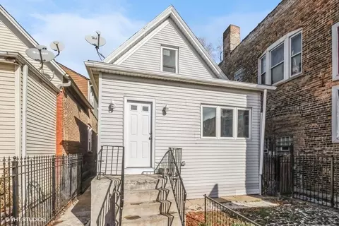 3710 W Grand Ave, Chicago, IL 60651