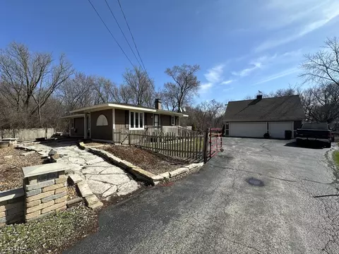 Exterior - 5110 Pistakee Dr, Mchenry, IL 60051 photo 1 of 6