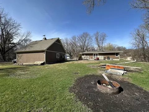 Exterior - 5110 Pistakee Dr, Mchenry, IL 60051 photo 5 of 6