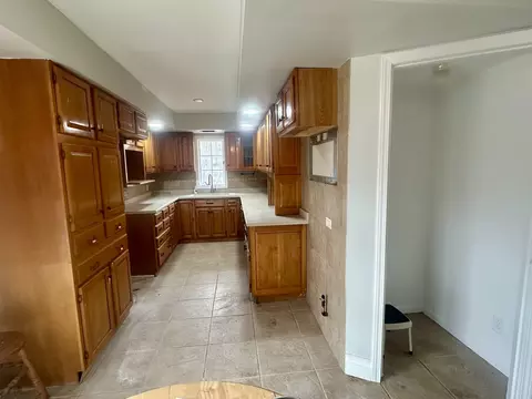 Kitchen - 5110 Pistakee Dr, Mchenry, IL 60051 photo 2 of 2