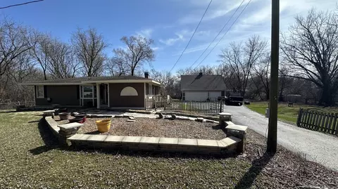 Exterior - 5110 Pistakee Dr, Mchenry, IL 60051 photo 3 of 6