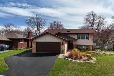 13735 W Cavecreek Ct, Homer Glen, IL 60491