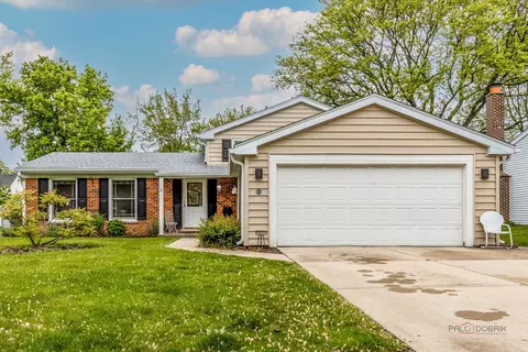 832 Boxwood Ln, Buffalo Grove, IL 60089