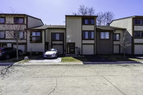 609 N White Sands Bay, Roselle, IL 60172