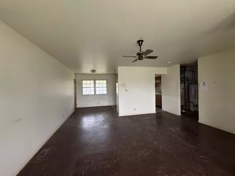 Living - 102 Circle Dr E, Montgomery, IL 60538 photo 2 of 3