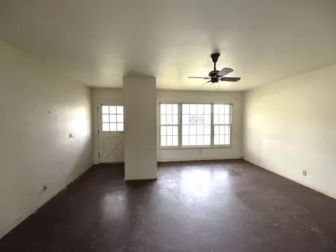 Living - 102 Circle Dr E, Montgomery, IL 60538 photo 1 of 3