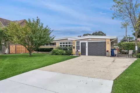 5134 N Mission Dr, Norridge, IL 60706