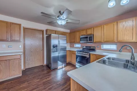 Kitchen - 1610 Sugar Maple Dr, Plainfield, IL 60586 photo 2 of 3