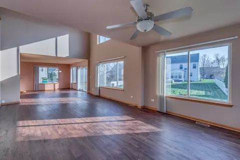 Living - 1610 Sugar Maple Dr, Plainfield, IL 60586 photo 3 of 5