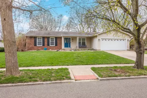 607 Broadmoor Dr, Bloomington, IL 61704 photo 44