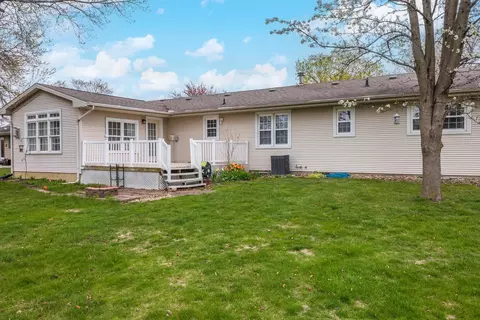 607 Broadmoor Dr, Bloomington, IL 61704 photo 39