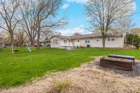 607 Broadmoor Dr, Bloomington, IL 61704 photo 42