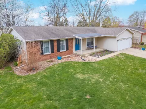 607 Broadmoor Dr, Bloomington, IL 61704 photo 46