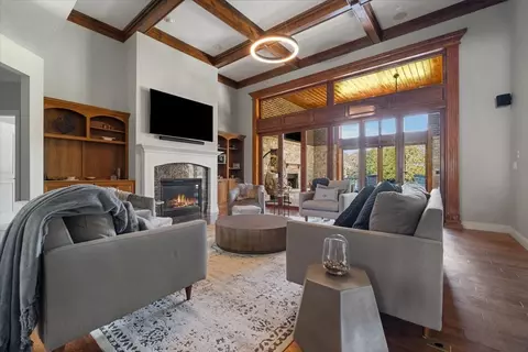 Living - 24 Stonebrook Ct, Bloomington, IL 61704 photo 1 of 2