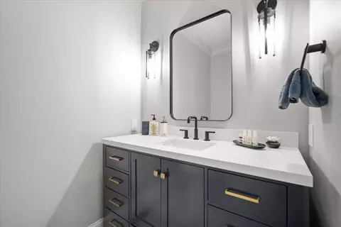 Bath - 24 Stonebrook Ct, Bloomington, IL 61704 photo 6 of 6