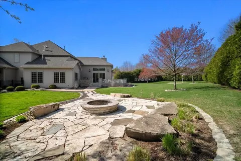 Exterior - 24 Stonebrook Ct, Bloomington, IL 61704 photo 8 of 10