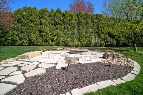 Exterior - 24 Stonebrook Ct, Bloomington, IL 61704 photo 5 of 10