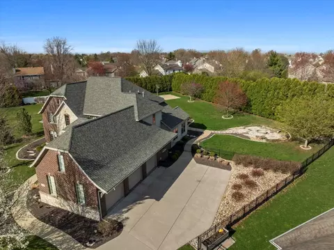 View/Area - 24 Stonebrook Ct, Bloomington, IL 61704 photo 3 of 4