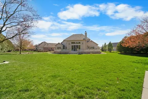 Exterior - 24 Stonebrook Ct, Bloomington, IL 61704 photo 4 of 10
