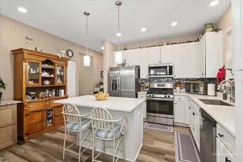2010 Azure Ln, Algonquin, IL 60102 photo 13