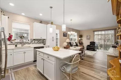 2010 Azure Ln, Algonquin, IL 60102 photo 9