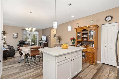 2010 Azure Ln, Algonquin, IL 60102 photo 15