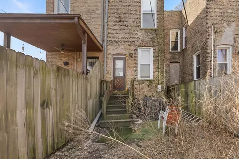 Exterior - 734 E 42nd St, Chicago, IL 60653 photo 3 of 4